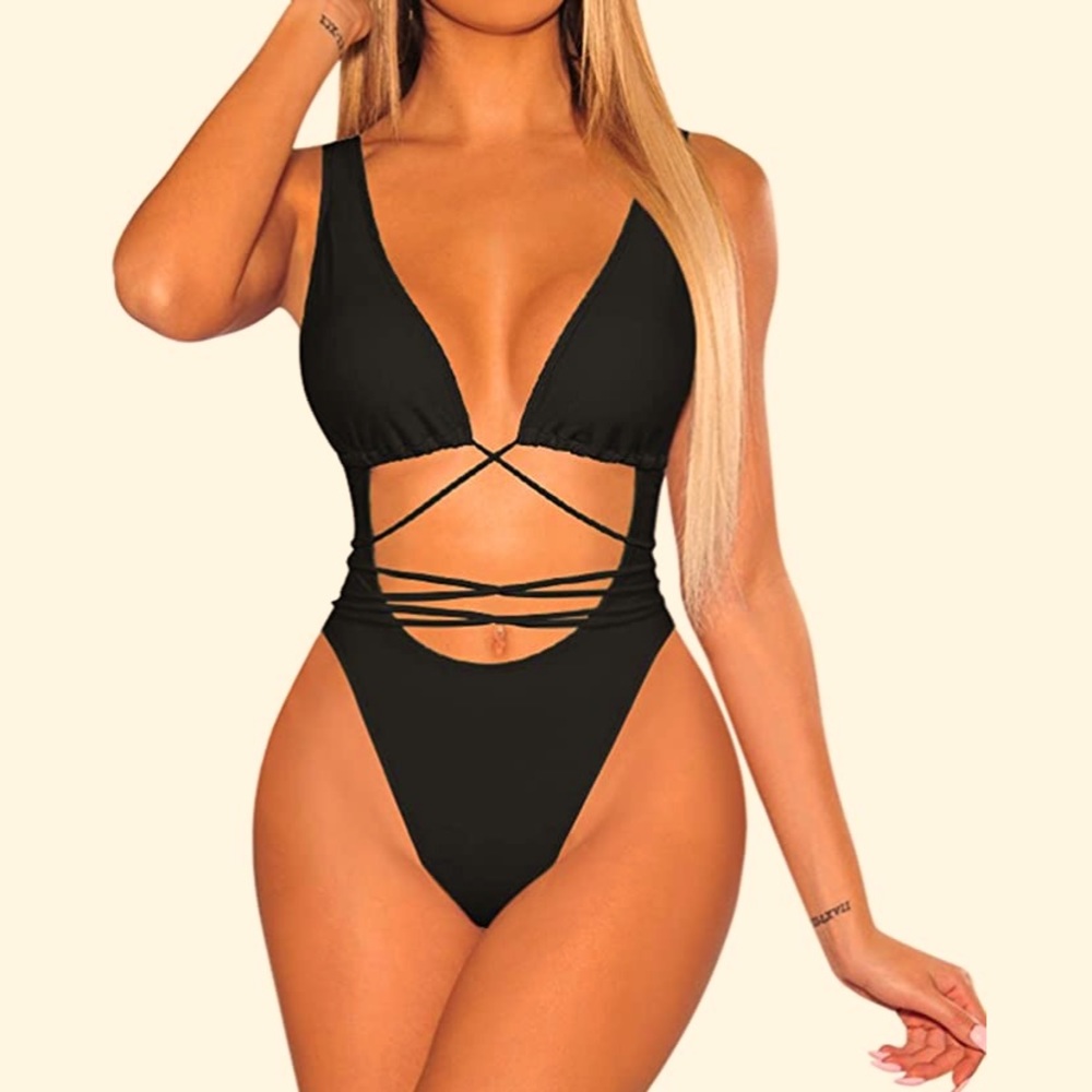 ✨Cheeky swimsuit, sexy one piece swimwear✨